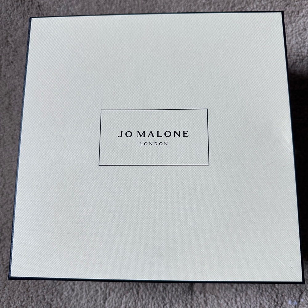 Jo Malone London Reed Diffuser Set - Red Roses - Picture 3 of 3